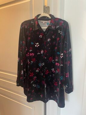 Woman Within 18/20 Black Floral Velour Button Down Top